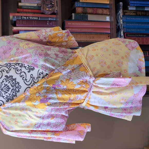 Bright Pattern Wrap Top M - Picture 2 of 8